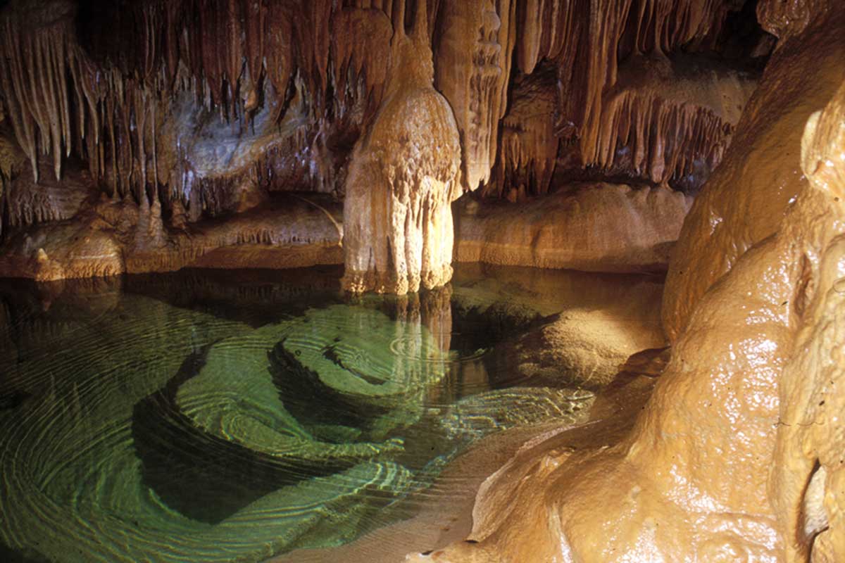 Grotte Lauzinas at Saint Pons de Thomieres being close to Domaine Bois de la Gineste