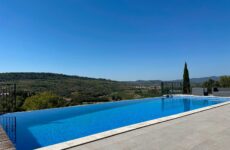 4-Pool-med-blaa-himmel—3×2